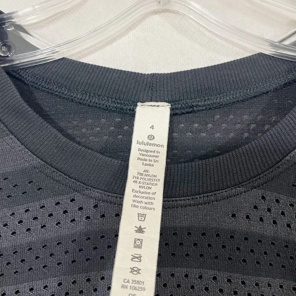 Lululemon Breeze By Long Sleeve Shirt Black & Gray Striped‎ Perforated - Size 4